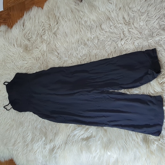 Abercrombie open tie back jumpsuit - Picture 2 of 5